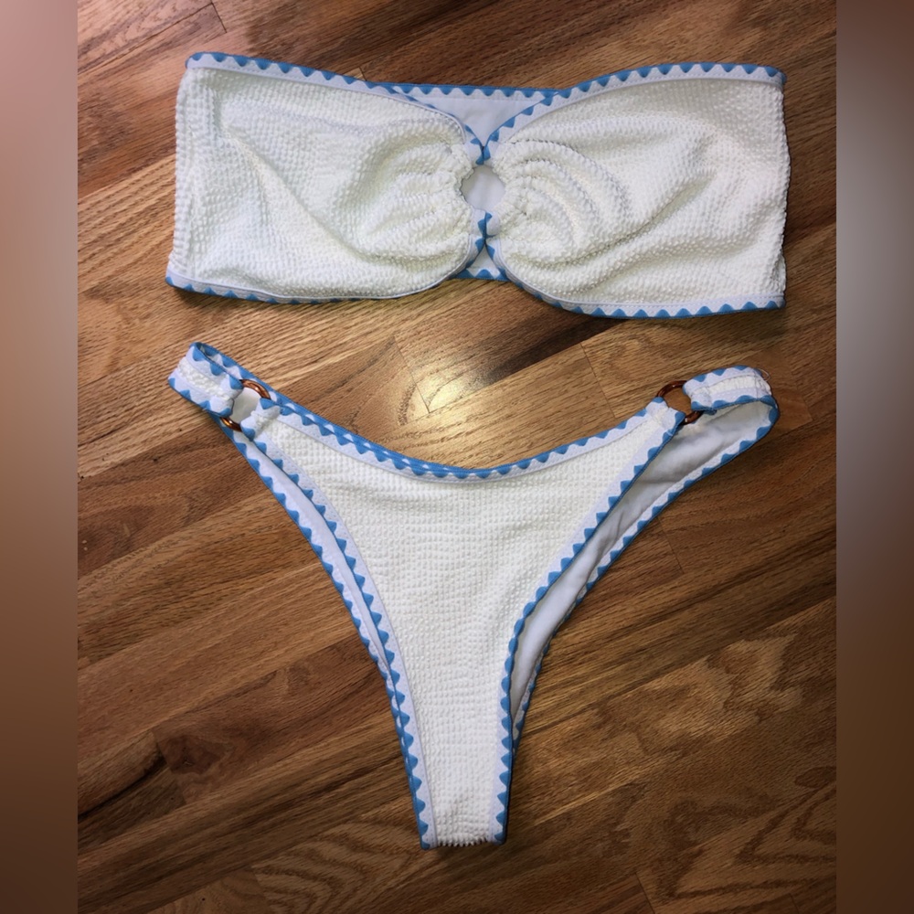 SHEIN bikini 2 piece set. White and blue. Strapless top. Size XL. NWT.